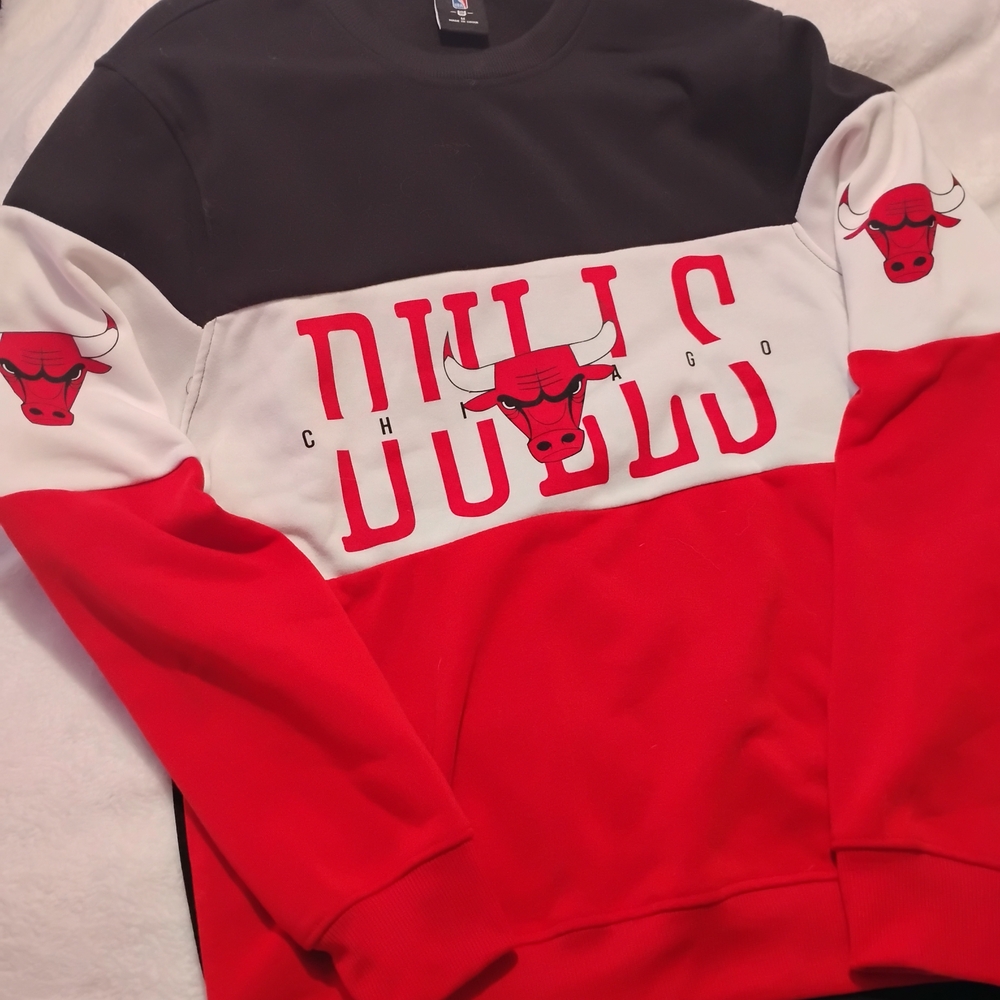 NBA Chicago Bulls Multicolor Split Pullover Sweatshirt
